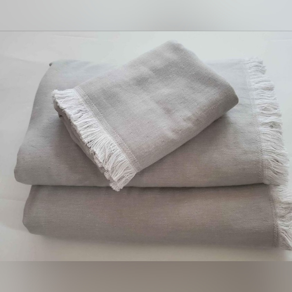 2 Casaluna Bath Towels And 1 Hand Towel